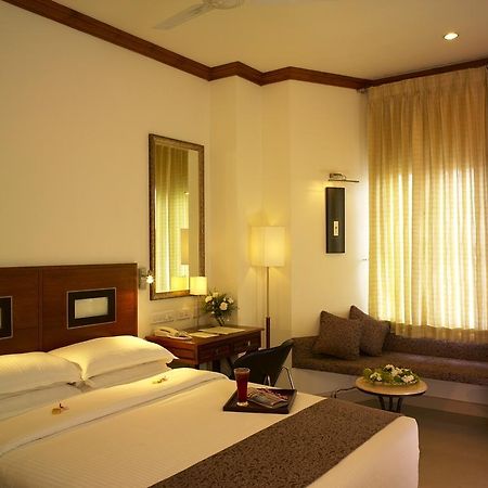 Nani Hotel Kollam Eksteriør billede